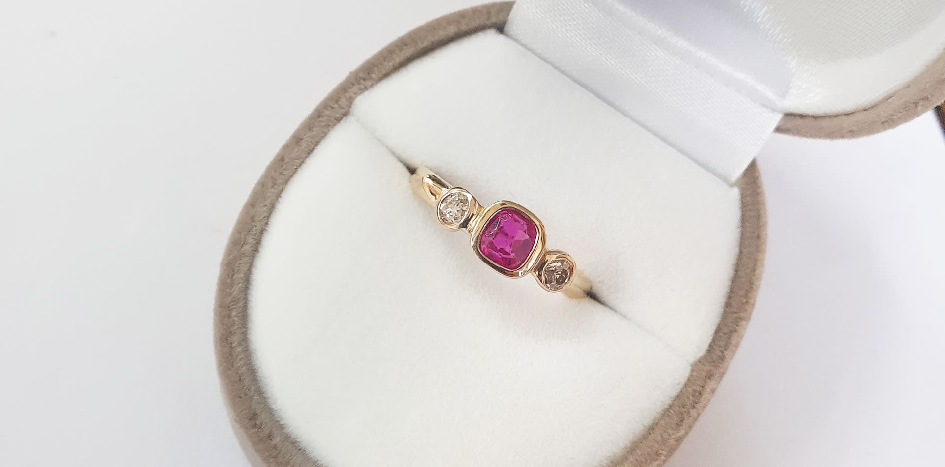 Reparatur und Umarbeitungen von Schmuck bei der Goldschmiede Guggenberger im 6 Bezirk von Wien