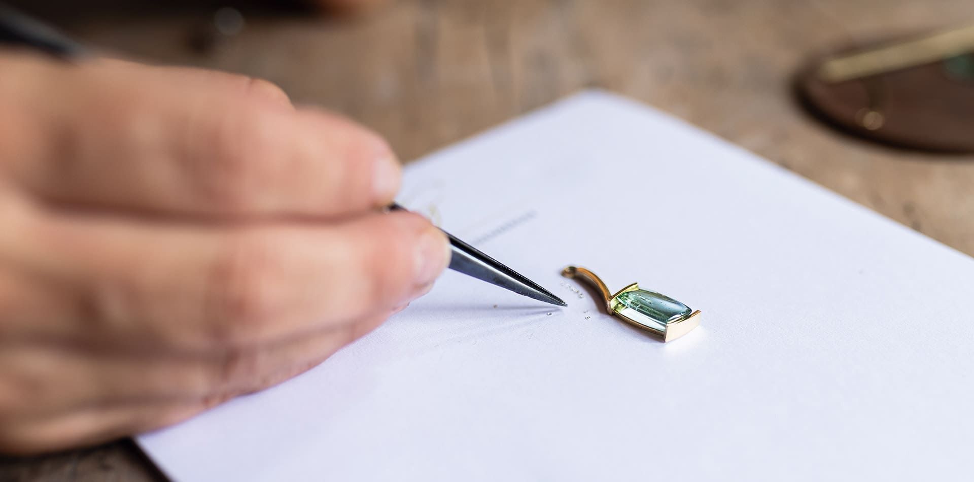 Individuelle handgefertigte Schmuckstücke von der Goldschmiede Guggenberger in Wien